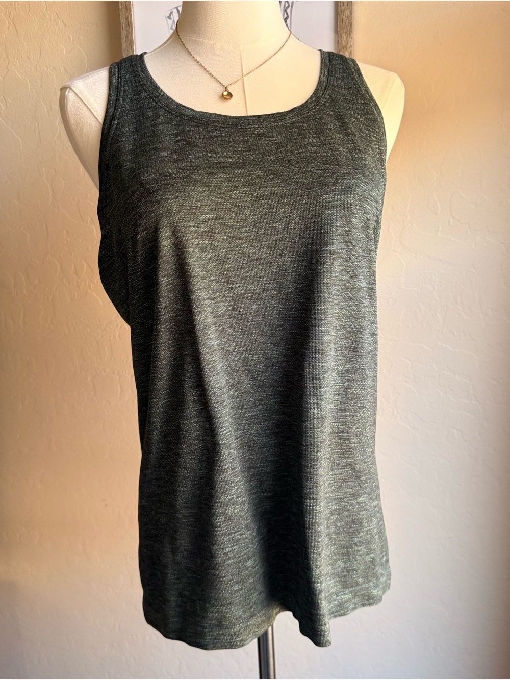 Swiftly Tech Racerback - Picture 4 of 6